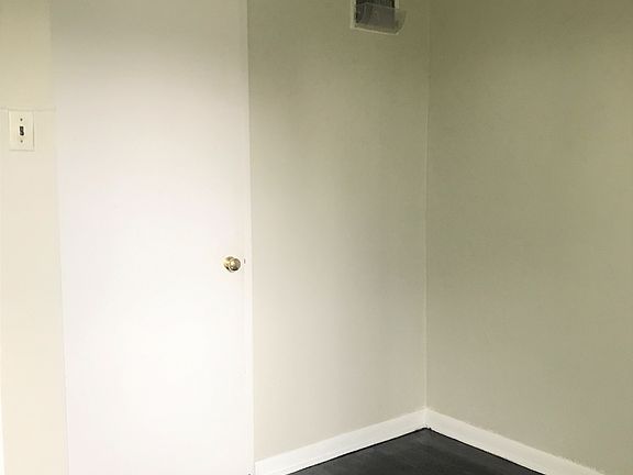 3rd image of 227 Manning Ave