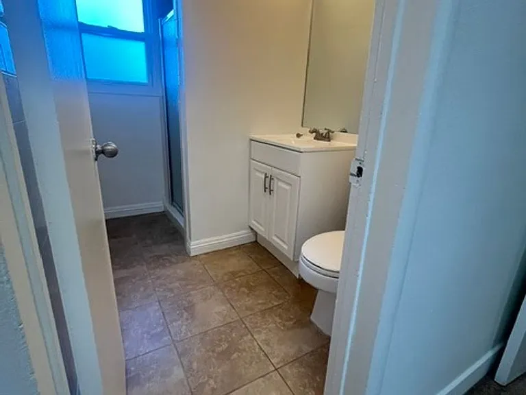 6581 Bestel Ave — Photo 12