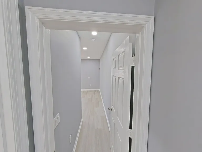 1831 W Diamond St — Photo 16