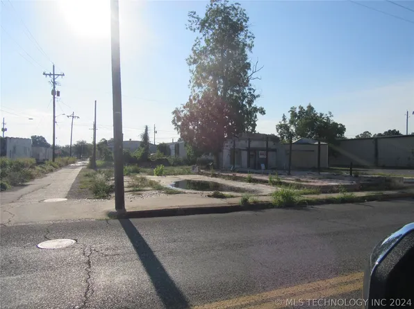 404 S Main St, McAlester, OK 74501