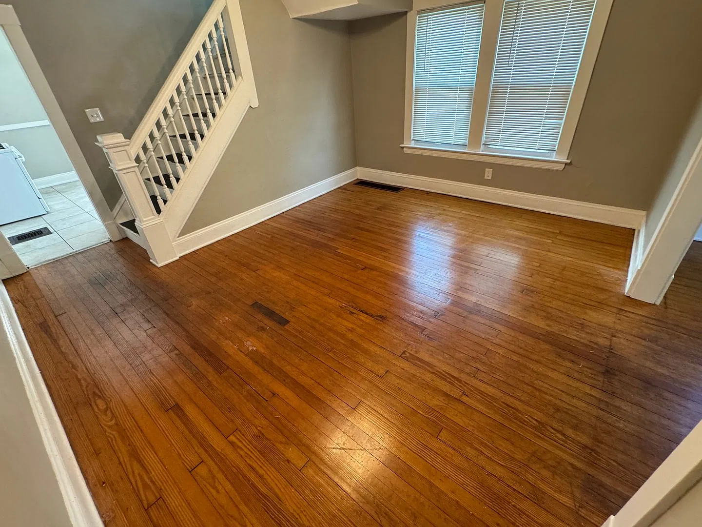 4103-4105 Cypress Ave Cleveland Oh 44109 MFH2 .T2 — Photo 4
