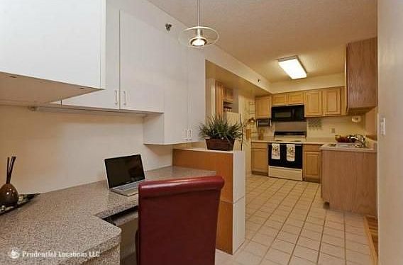 5th image of 724 Spencer St APT 205