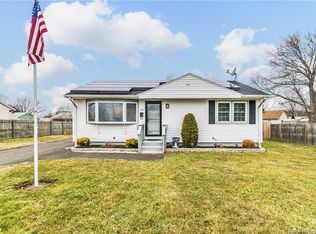 99 Great Circle Rd, West Haven, CT 06516