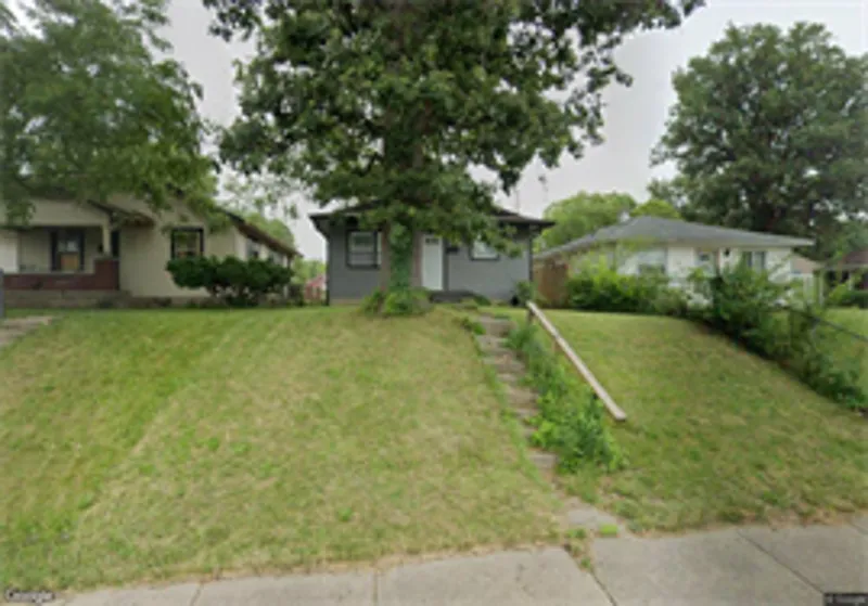 2947 N Lasalle St photo 1