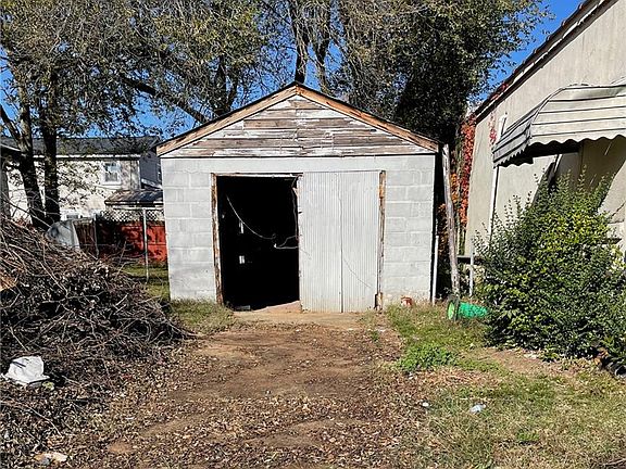 3rd image of 247 S 13th Ave