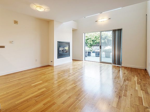 2nd image of 1720 Clay St APT 3
