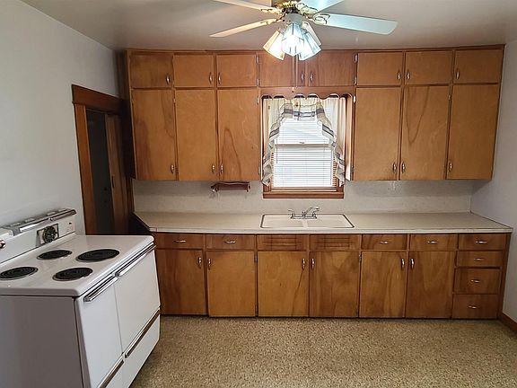 4th image of 203 S Water St