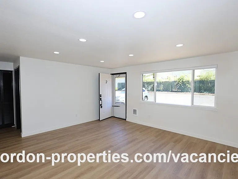 8960 SE Tolbert St #2 — Photo 5