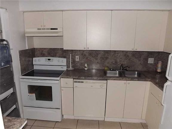 5th image of 4215 N University Dr APT 104