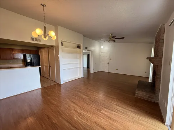10555 Turtlewood Ct Unit 2011, Houston, TX 77072