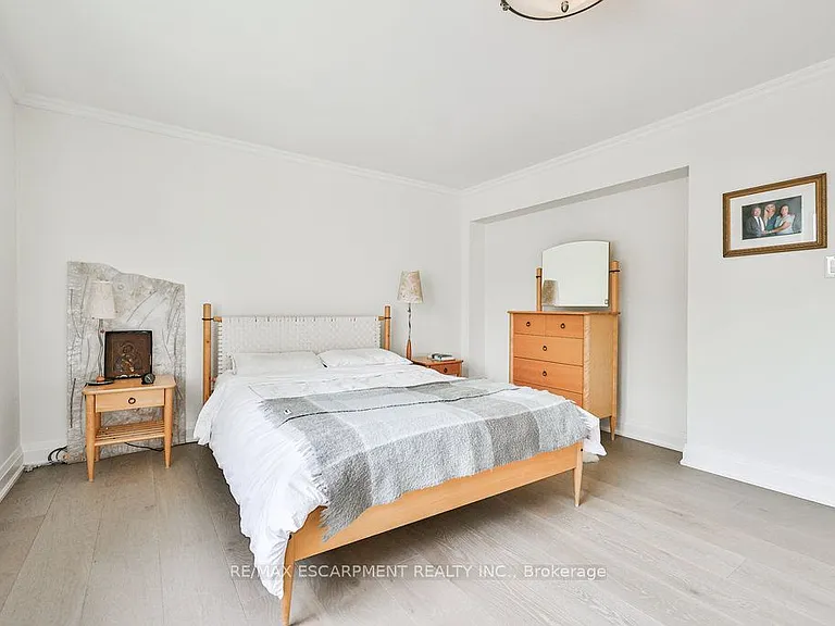 1430 Hurontario St #A — Photo 16