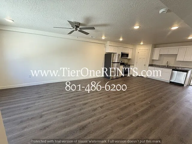 3 bed, 2.5 bath, 2500 sqft, $1,785 — Photo 2