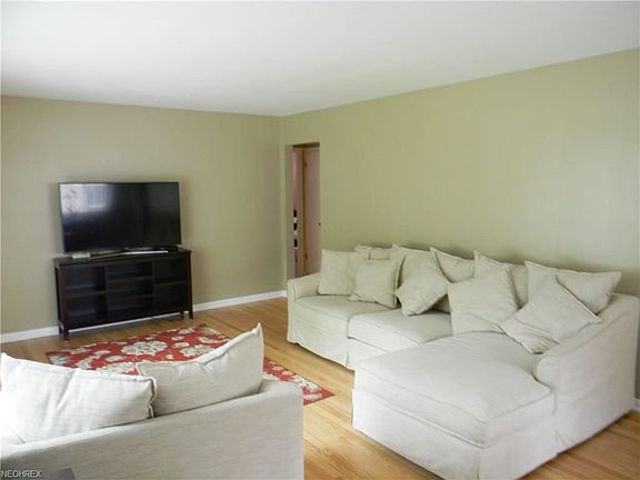 5th image of 568 Woodlane Dr