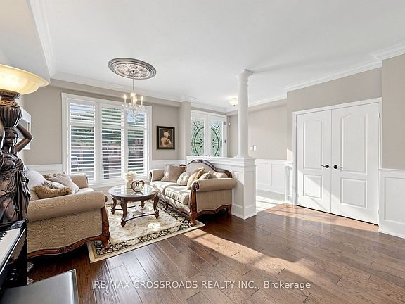 3rd image of 22 Bartlett Rd