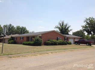 700 Avenue I SE, Childress, TX 79201