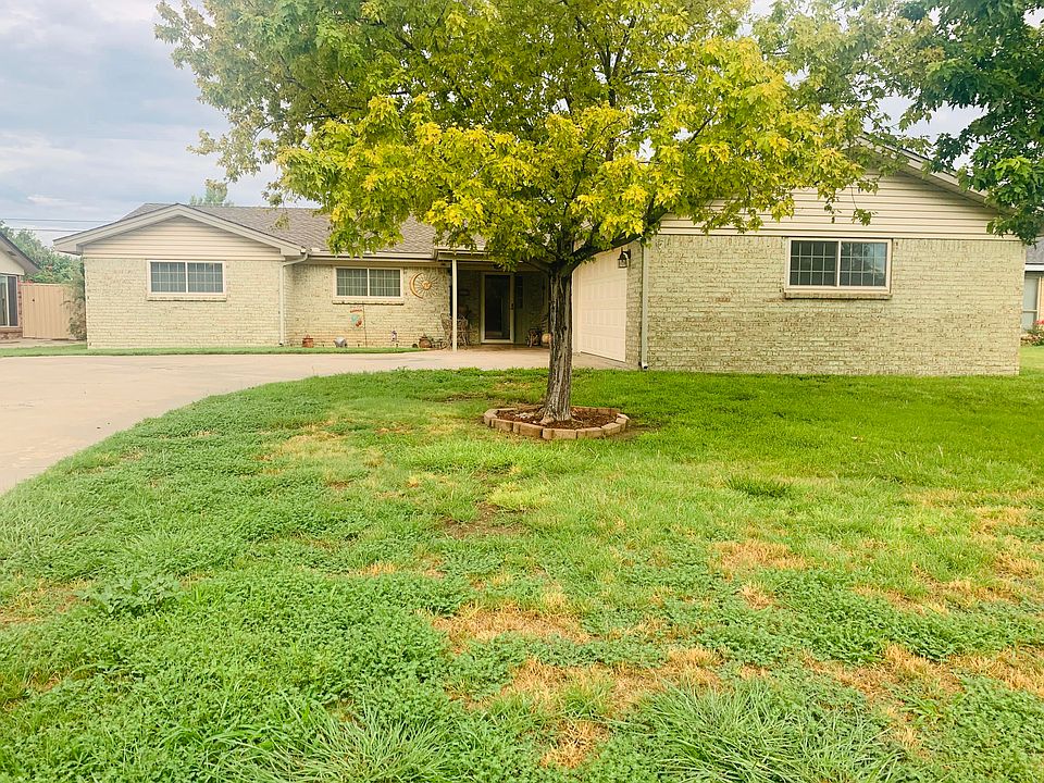 1st image of 517 Forrest Dr