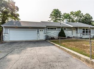 12 Lakeview Dr, Smithfield, RI 02828