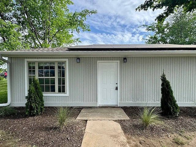 747 Austin Ave — Photo 2