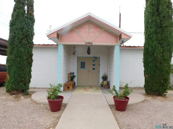 400 Lucky St, Truth Or Consequences, NM 87901