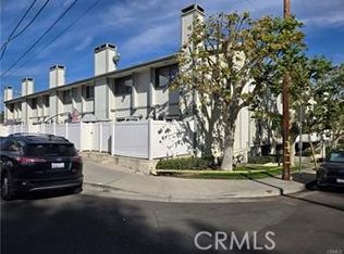 22865 Del Valle St, Woodland Hills, CA 91364