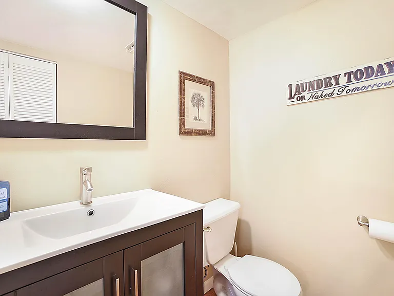 825 Center St #11C — Photo 14