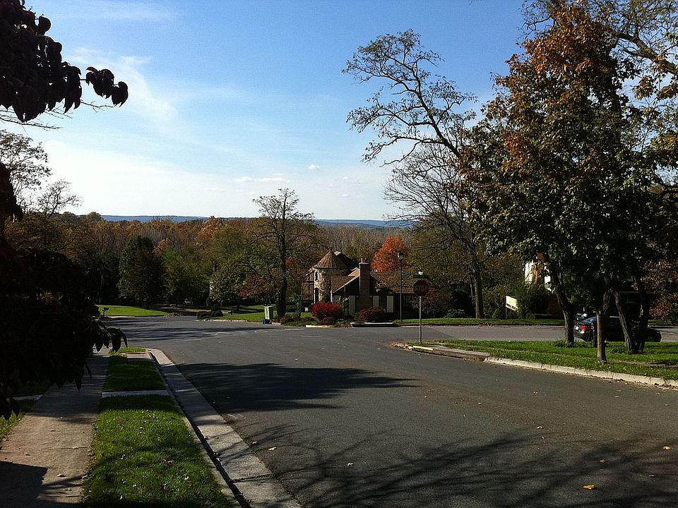 2nd image of 1705 Handley Ave