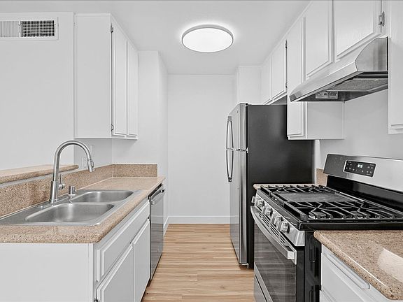 4th image of 1452 S Canfield Ave APT 103