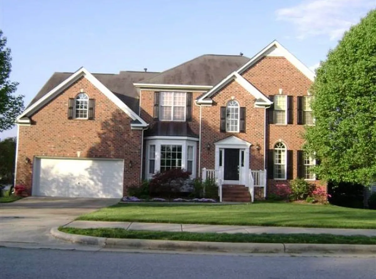 Building Photo - 601 Stinhurst Dr