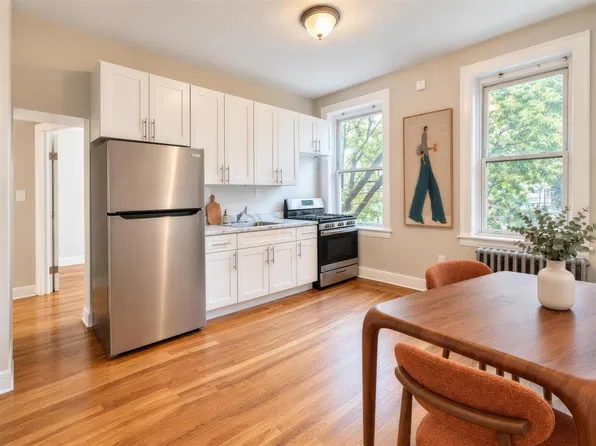 79-33 Myrtle Avenue image 1 of 4