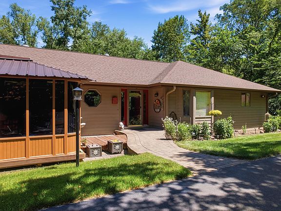 4th image of 47060 Queens Cove Cir