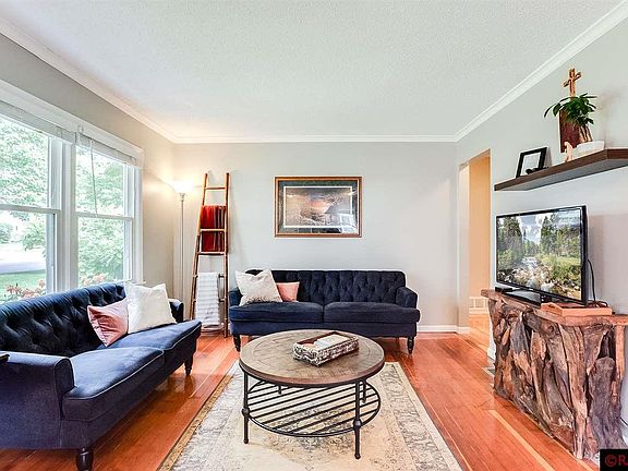 4th image of 6905 Sheridan Ave S