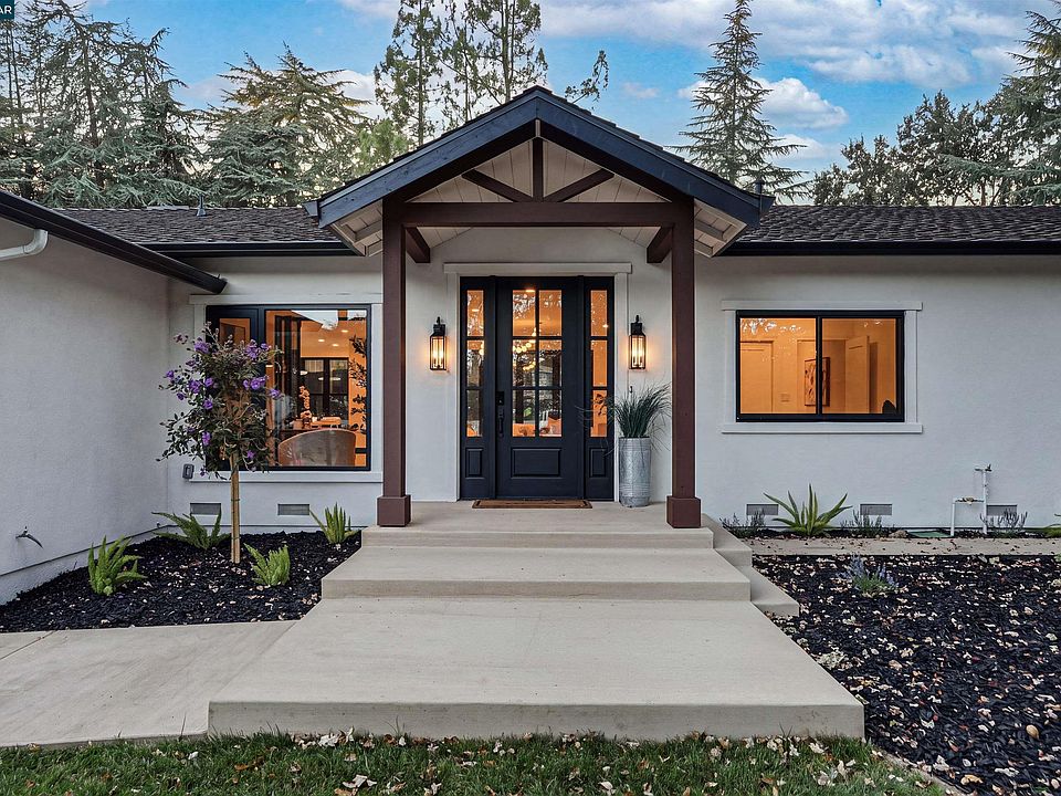 1st image of 27 Crest Ave