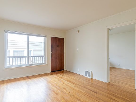 5th image of 4434 Fulton St #4