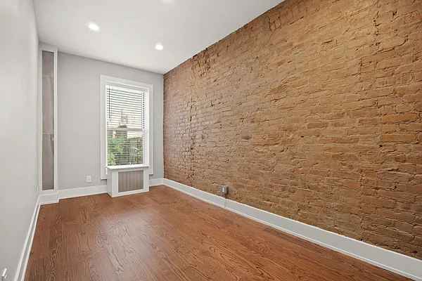 Rented by Cooper & Cooper Real Estate | media 9