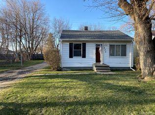 1233 Allen St, Burton, MI 48529