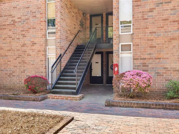 1757 S Hawthorne Rd, Winston Salem, NC 27103