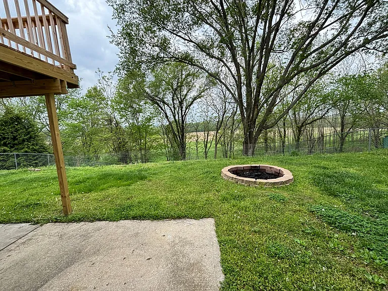 2128 Catie Ln — Photo 2