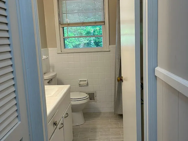 523 Colonial Dr — Photo 19