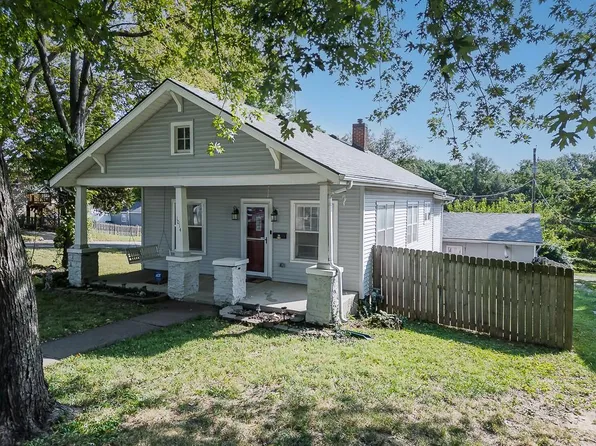 1014 N 13th St, Leavenworth, KS 66048