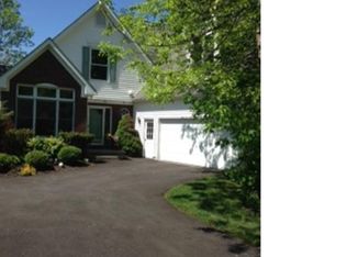 39 Gatehouse Ln, East Amherst, NY 14051