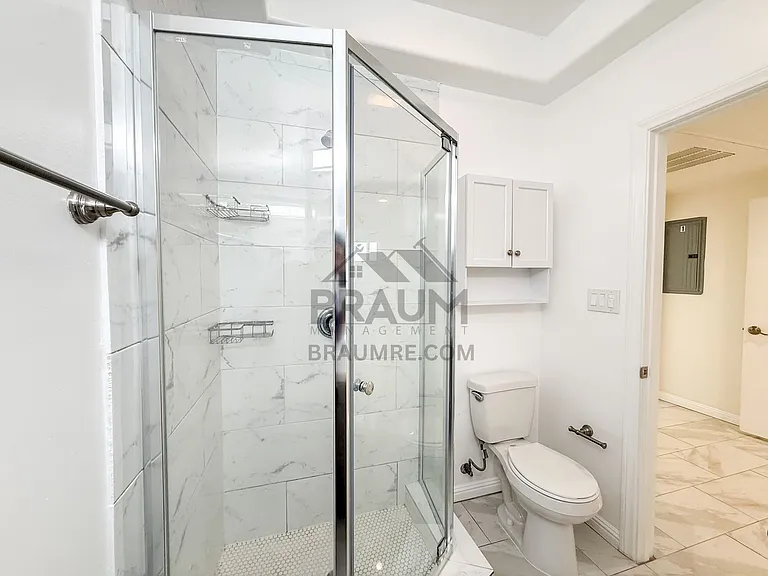 1423 Franklin St — Photo 39