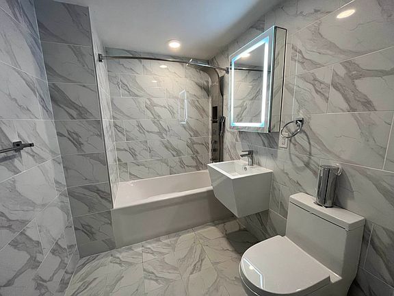 5th image of 874 Willoughby Ave #603
