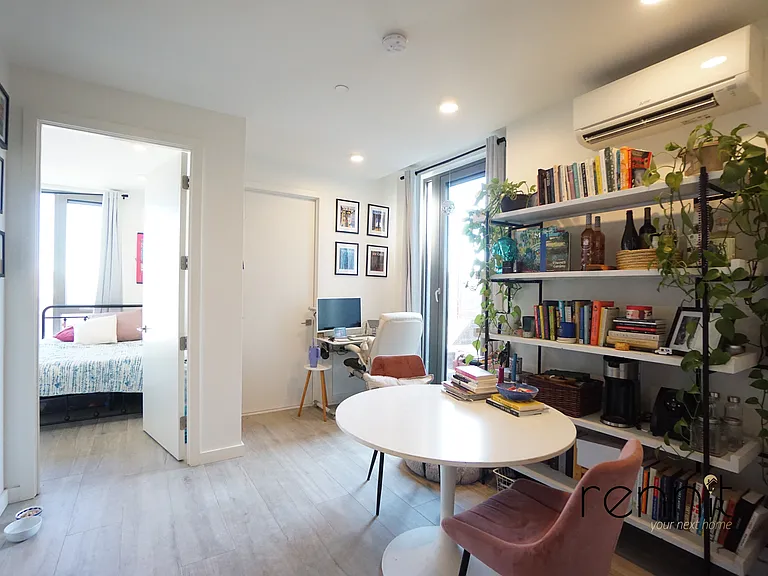 33 Little Nassau St #811 — Photo 7