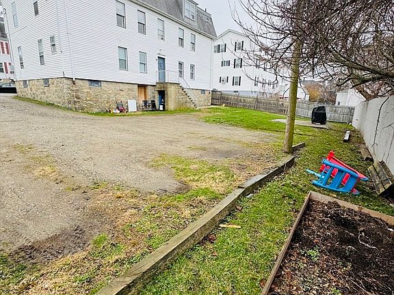 4th image of 26 Clement St