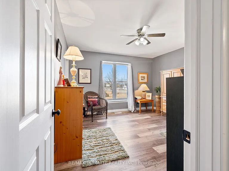 252 Bertie St #E — Photo 18