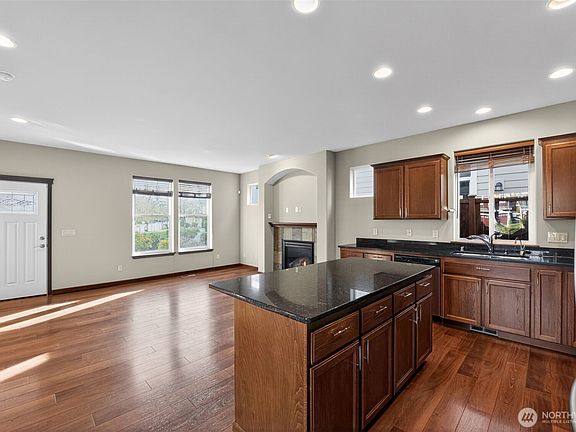 3rd image of 4302 25th Street SE