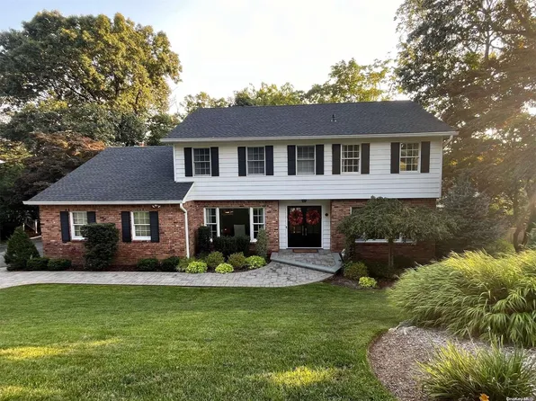 26 Maurice Lane, Huntington, NY 11743