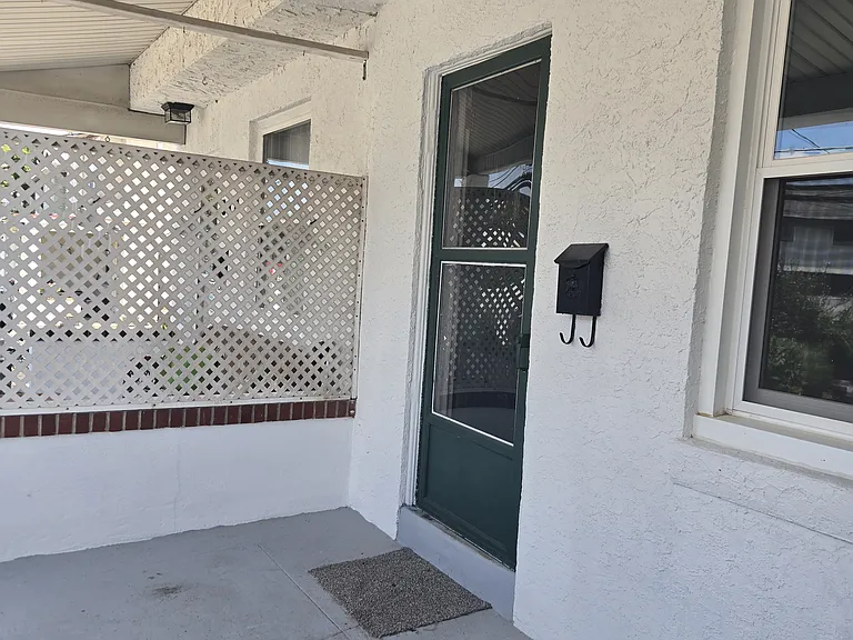 316 Woodbine Ave — Photo 6