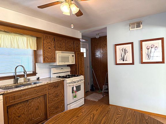 3rd image of 6048 Washington St