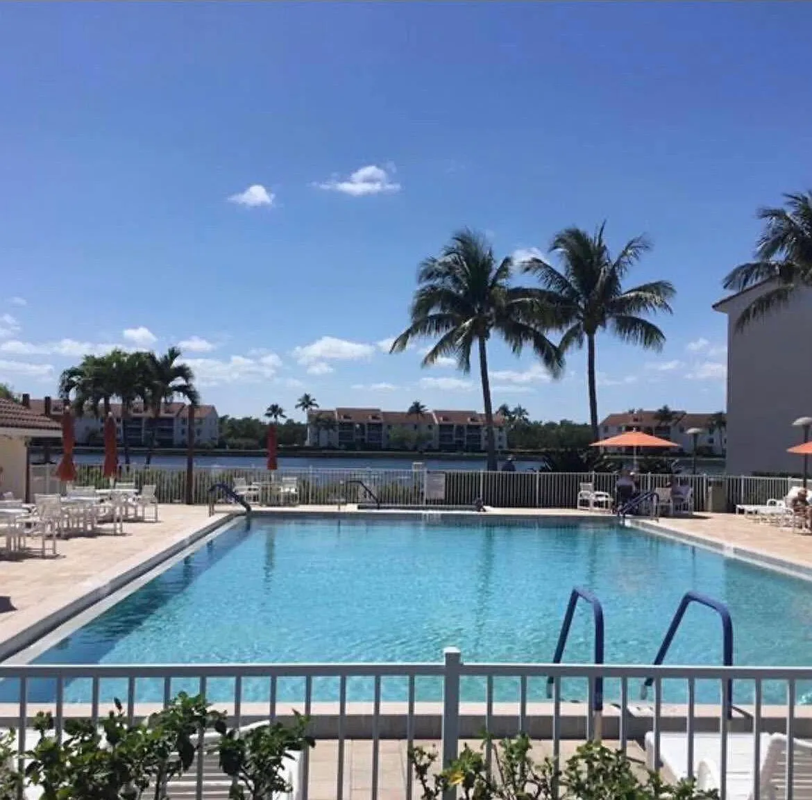 2 bed, 2.0 bath, 1090 sqft, $2,500 — Photo 2